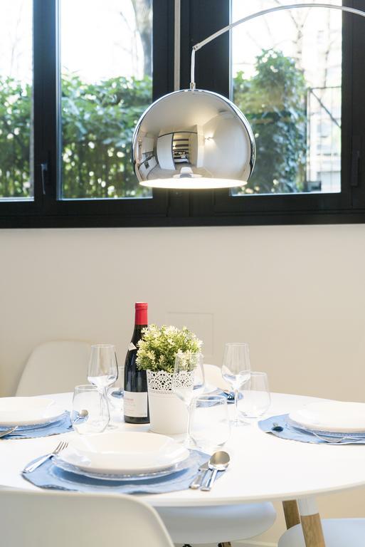 Dante Suite Private Parking Bologna Bagian luar foto