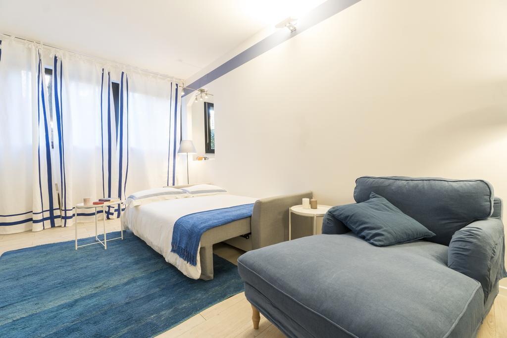 Dante Suite Private Parking Bologna Bagian luar foto