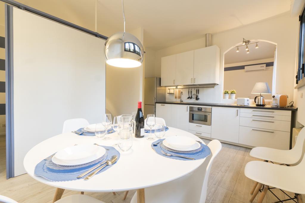 Dante Suite Private Parking Bologna Bagian luar foto