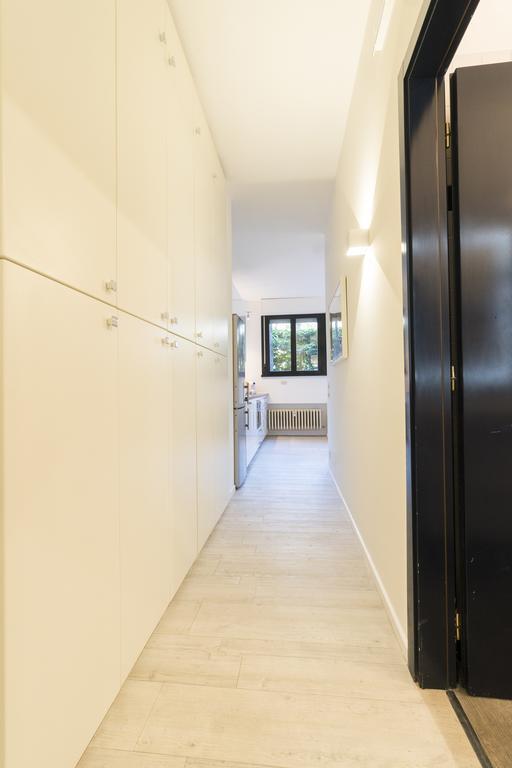 Dante Suite Private Parking Bologna Bagian luar foto